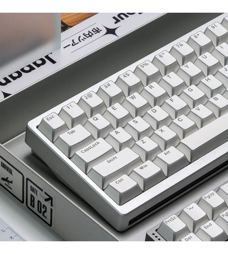 

Keycap Customized magnetic axis PBT two-color injection molding Original white folding edges and corners Positive light