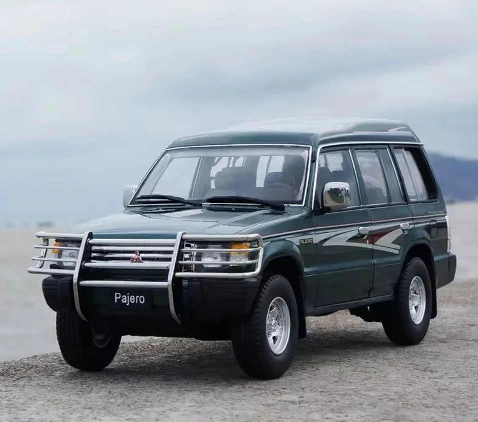 '1:18 Sunyork & MC Mitsubishi Pajero V31 Diecast Model Car  Diecast Simulation Vehicle Model