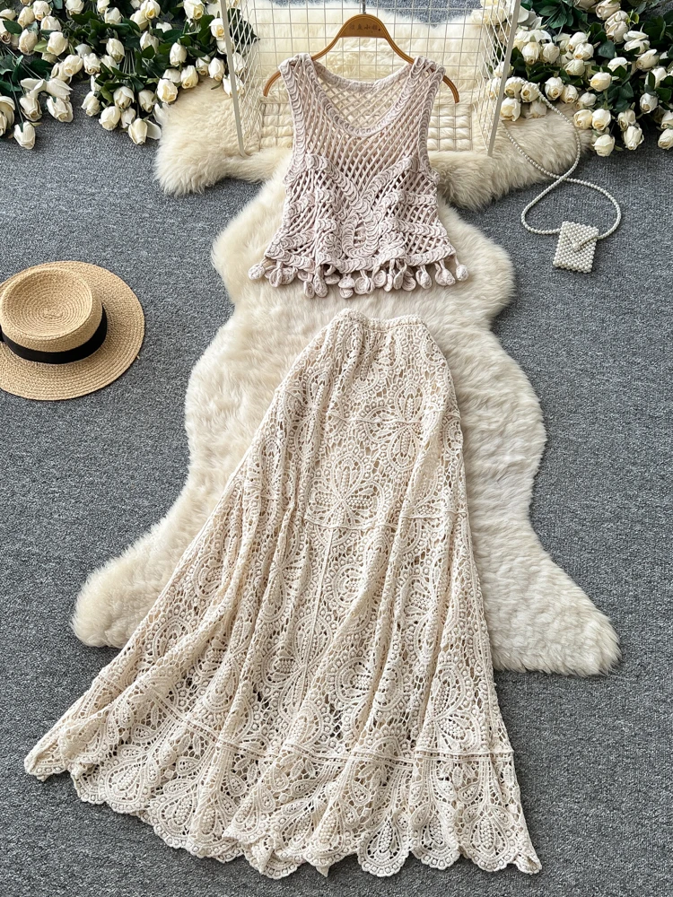 Retro Lace Hollow Hook Flower Set Women's Sleeveless Vest High Waist  Skirt Design Sense Two Piece Set Summer 2026