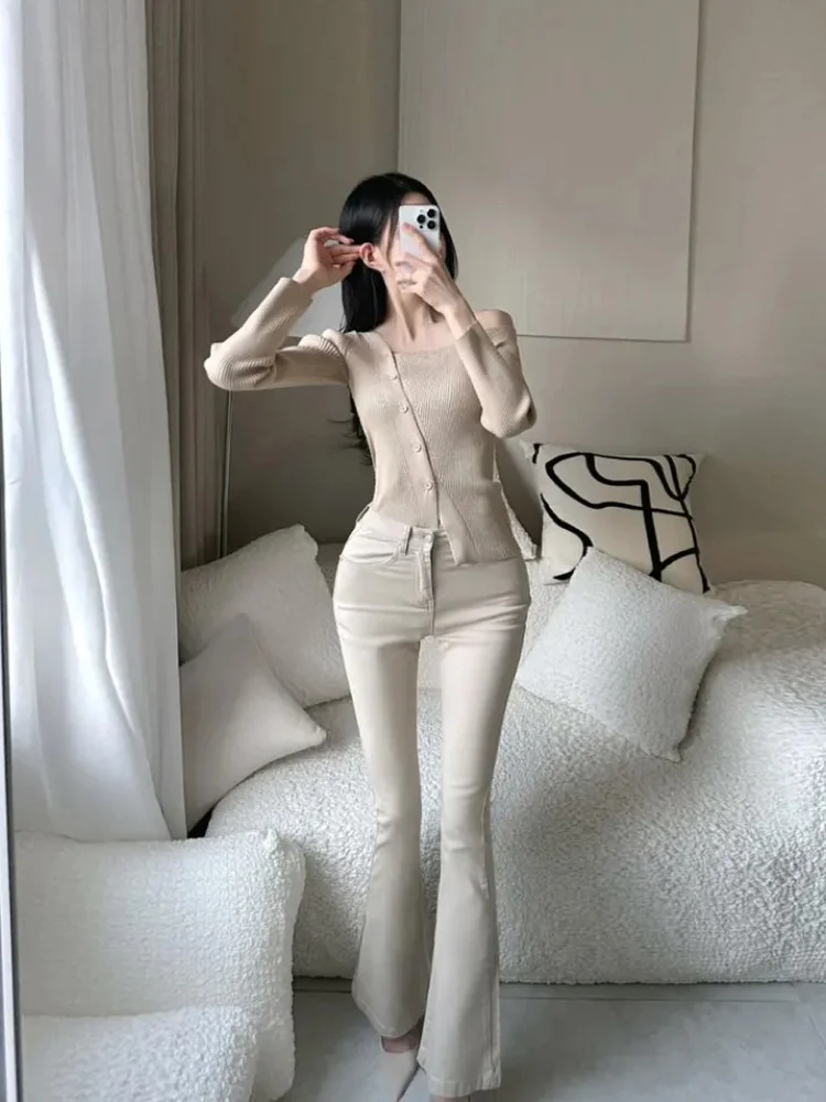 Slim Fit High Waist Cotton Stretch Denim Micro Flared Jeans Women's High Waist Butt Enhancing Denim Long Pants Spring Season