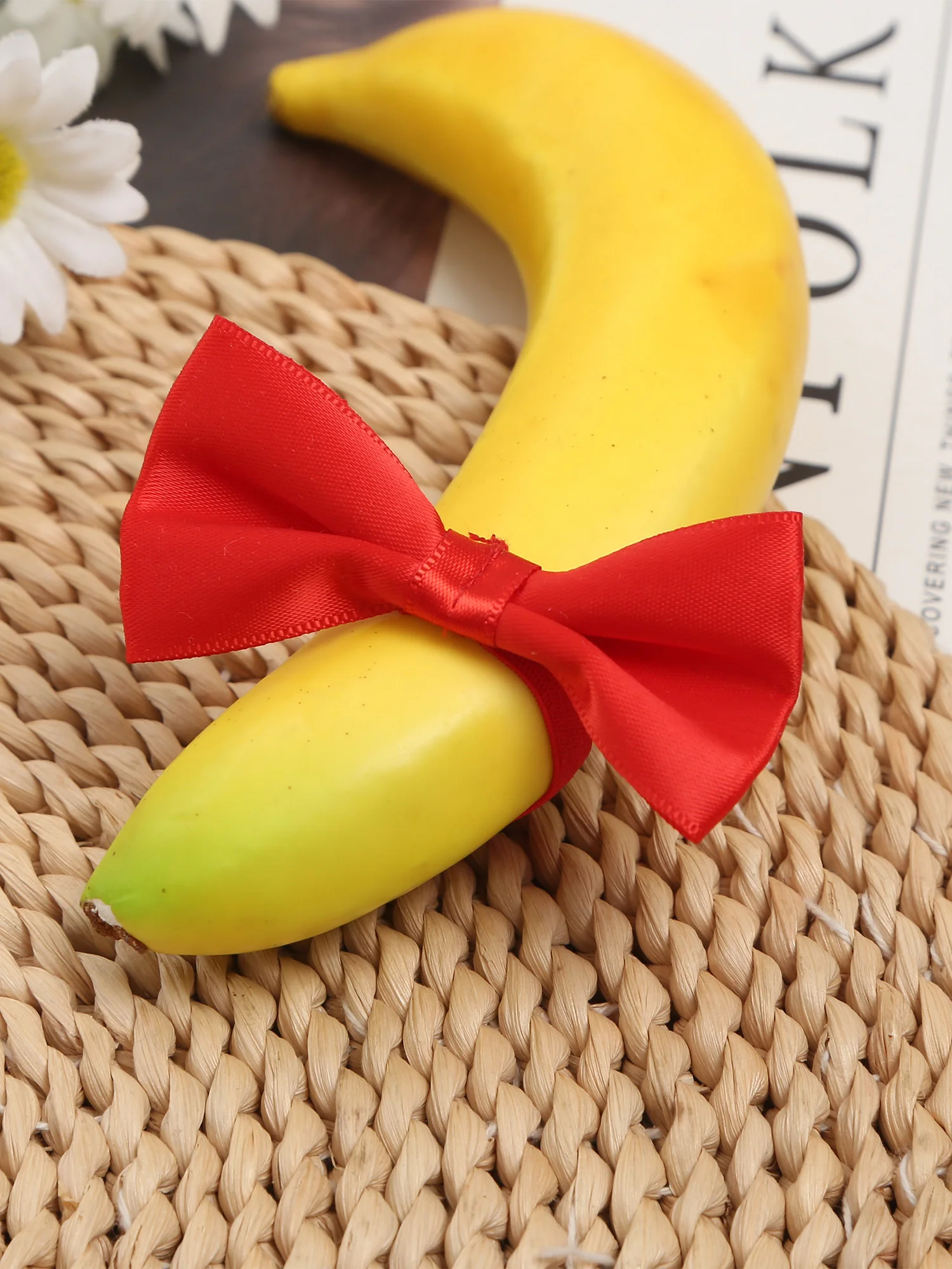 الرجال مضحك الملابس الداخلية القوس JJ هول سراويل Pompom ديكور القضيب حلقة مطاطا مايكرو الملابس الداخلية سيور يؤرخ الذكرى زوجين ألعاب