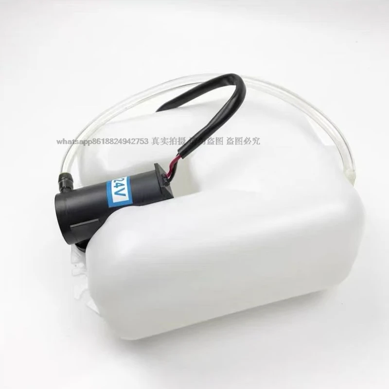 For Kobelco Hitachi for Sumitomo Hyundai for Doosan Daewoo Wiper with auxiliary water tank spray bottle excavator accessories