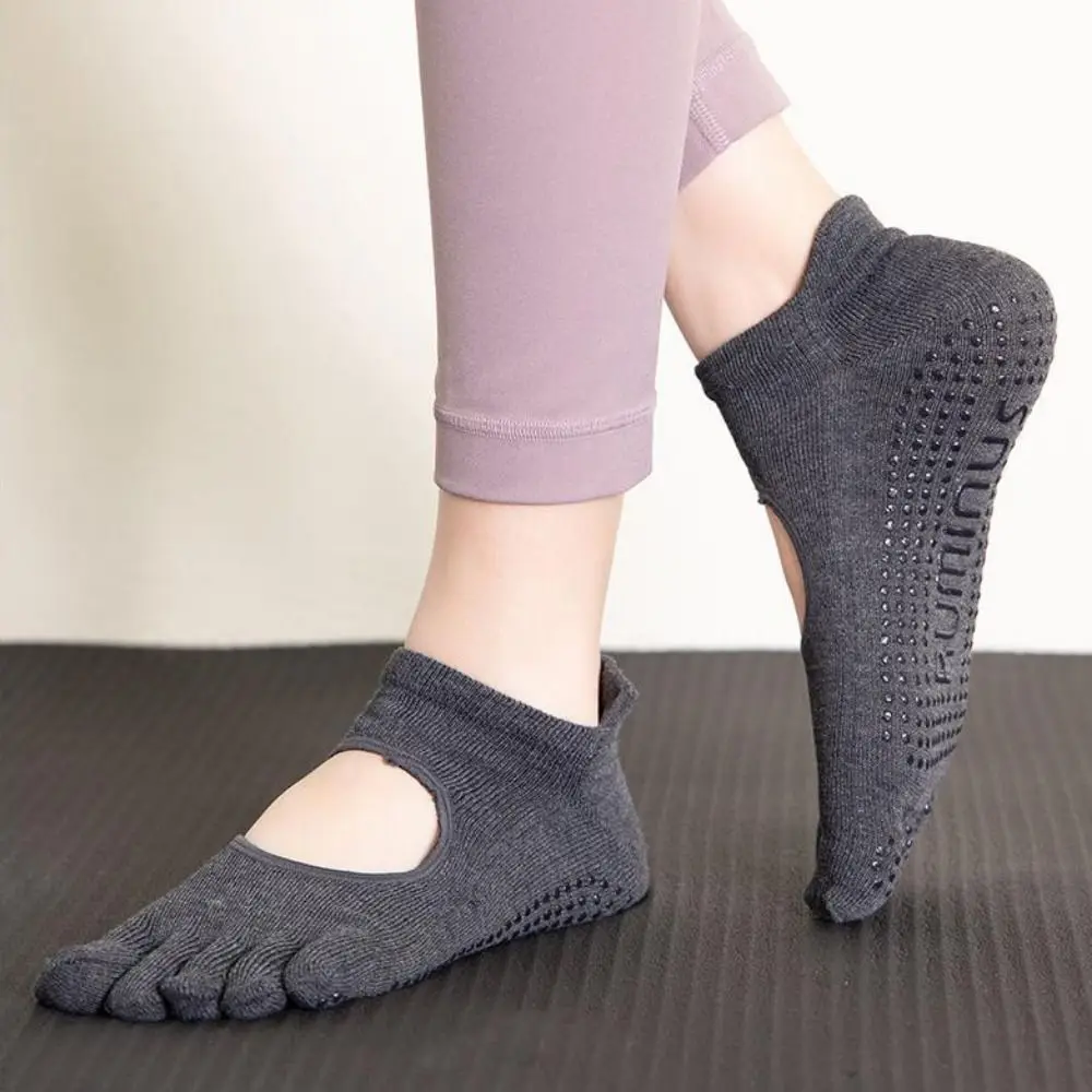 1 Pair High Quality Anti-slip Yoga Pilates Socks Cotton Split Toe Sport Socks Low-Ankle Solid Five-finger Socks Dance