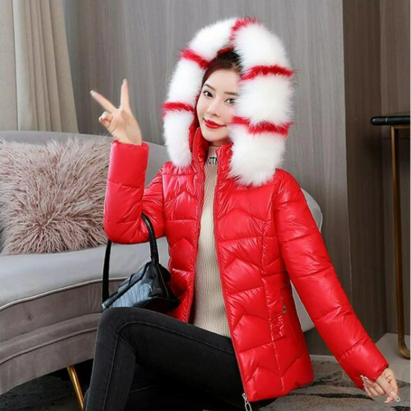 2023 neue Winter kurze Parkas Frauen lose glänzende Mantel Pelz kragen Daunen Baumwoll jacke weibliche Parka Kapuze warme Freizeit Outwear