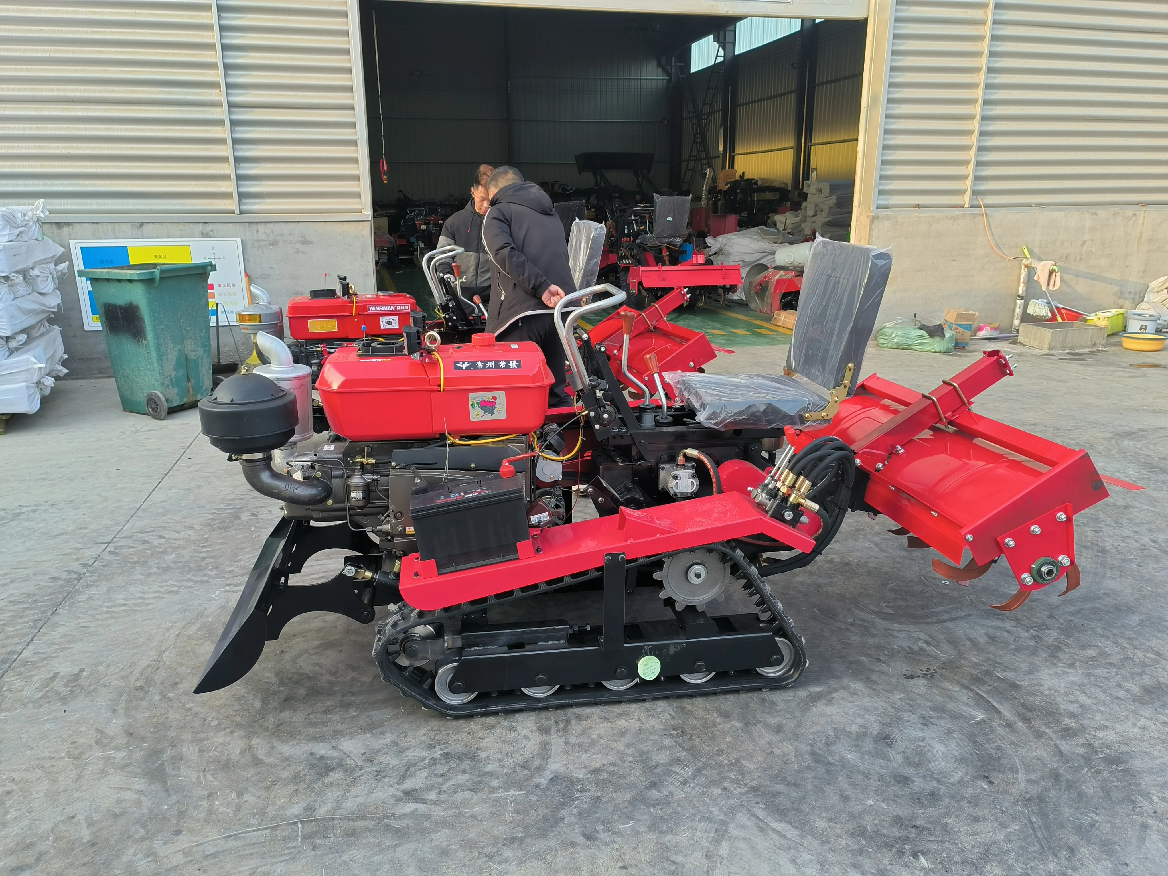 Crawler rotary tiller 35hp 50hp multifunctional furrowing and weeding micro-tiller ride-on tilling and shredding soil cultivator