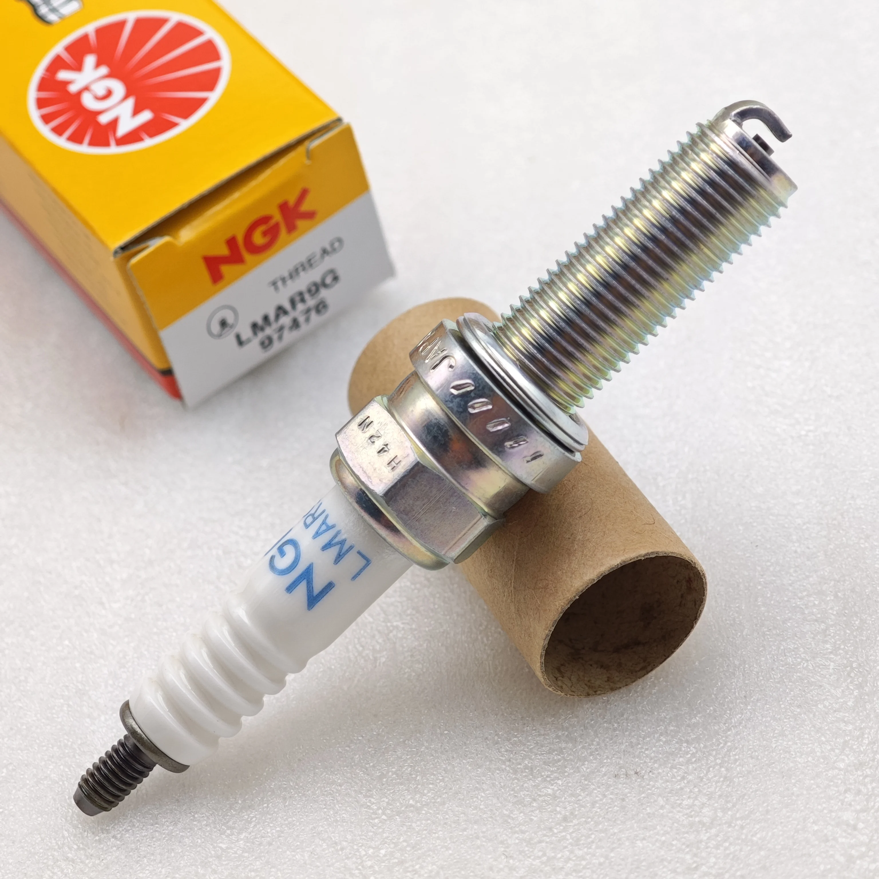 1pcs Original NGK Spark Plug LMAR9G 97476 92222 OEM 92070-0716 Suitable For KAWASAKI EX400 NINJA 400, Z400 ABS (19-18)  etc