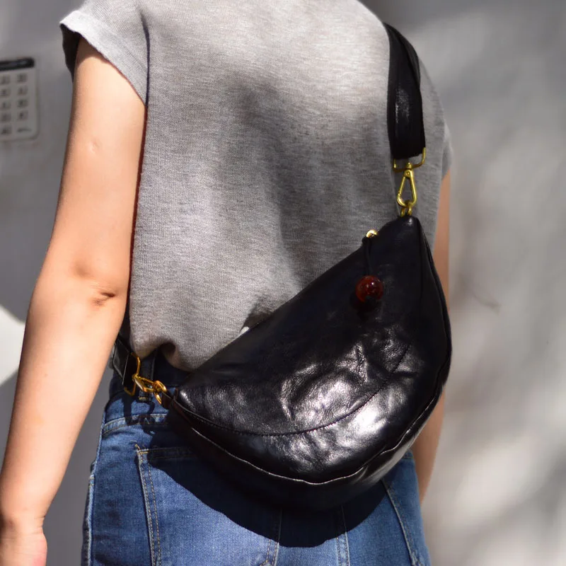 

Retro Handbag Oil Head Layer Cowhide Shoulder Chest Bag Artistic Women's Bag Casual Style Soft Leather Dumpling Shape Bag