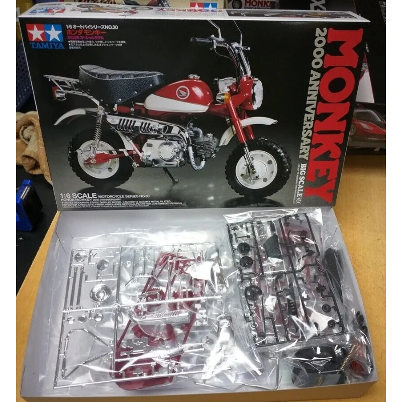 Пластиковый конструктор Tamiya 1/6 Honda Monkey 2000 Anniversary Motorcycle (набор для сборки) 16030, в стиле милитари, для хобби и коллекционирования