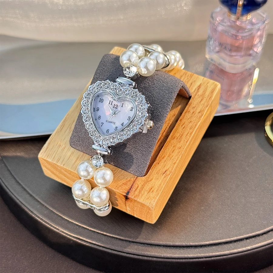 مرونة صف مزدوج اللؤلؤ الماس مرصع سوار على غرار السيدات ووتش عدد القلب الماس كوارتز ساعة تتجه شريط مرن