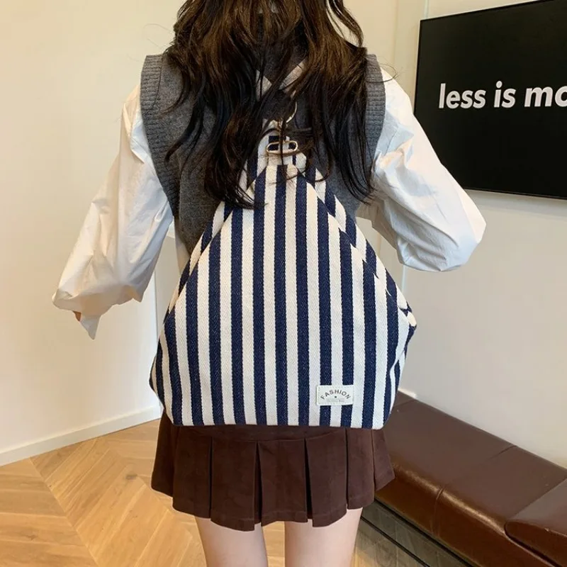 

Polished Daily Use Fashion Hot Sale Adjustable New Model In 2025 Students Cross Body Bag Bag Suitable For A Casual Lunch Outing