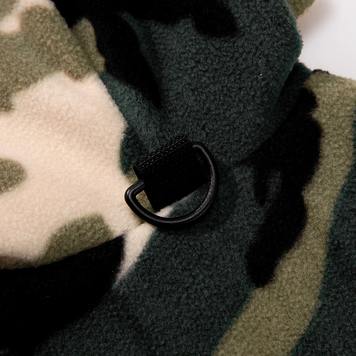 Tarnmuster-Hundehoodie mit D-Ring, warme Fleece-Hundekleidung für kleine und mittelgroße Hunde, Winter-Sweatshirt für Französische Bulldoggen und Mopsen. – Detail 4