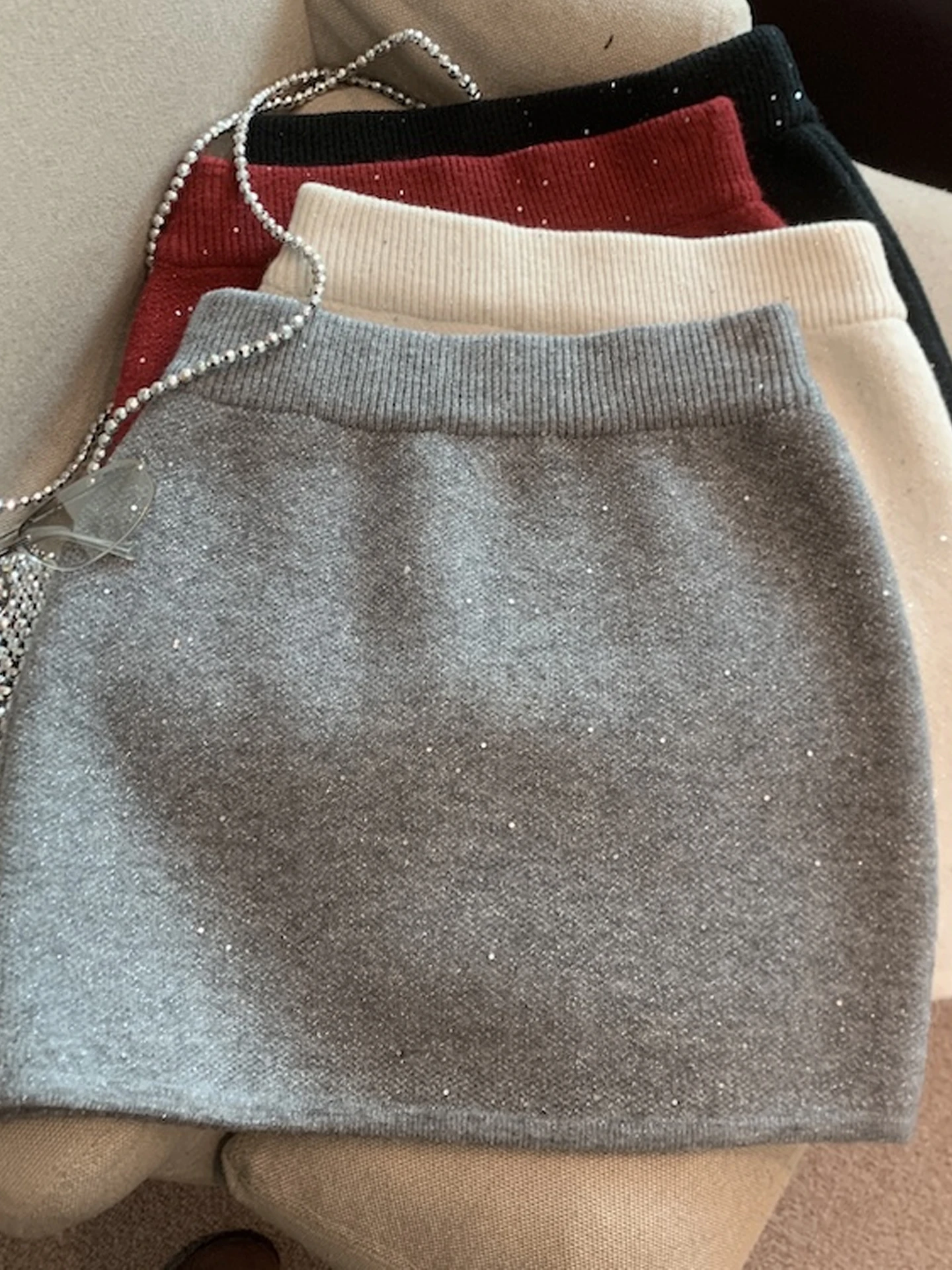 패셔너블한 하이웨이스트 니트 A라인 스커트 여성용 가을 겨울 순수한 매력 스커트 부드럽고 편안한 코르...