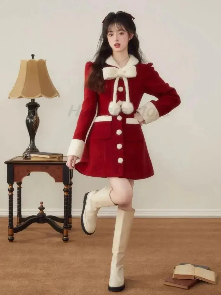 قمامة الدببة الأحمر شتاء دافئ عيد الميلاد المرأة القوس محبوك الرجعية الكورية الحلو فستان قصير كم طويل فرنسا الخامس 2025 جديد