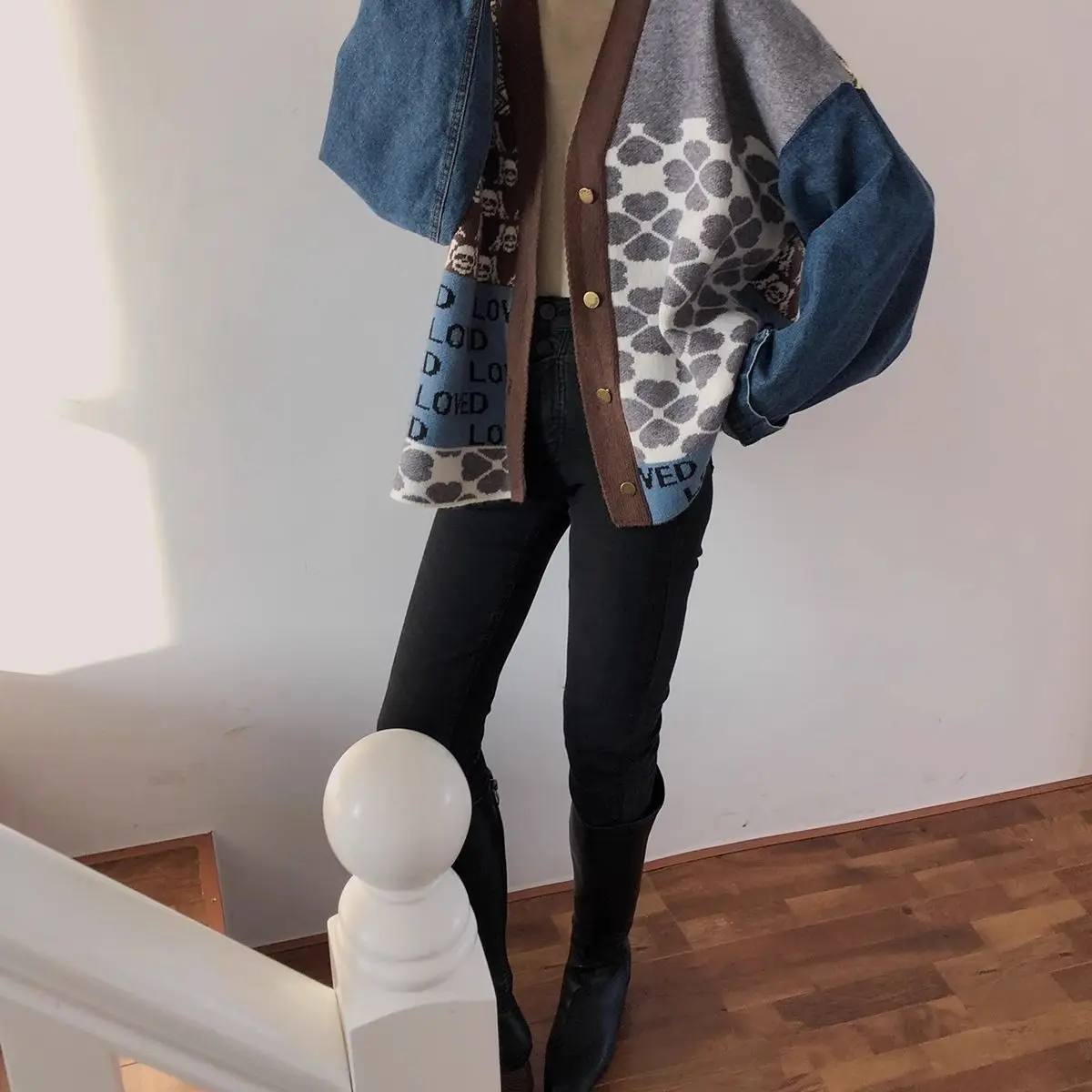 الأمريكية الرجعية الدنيم المرقعة سترة المرأة 2025 الخريف/الشتاء سترة النسخة الكورية فضفاضة متماسكة سترة