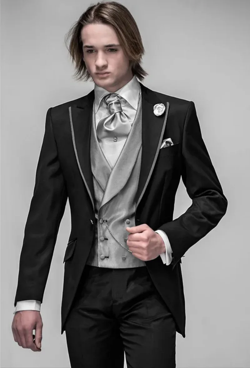 

2024 Slim Fit One Button Black Groom Tuxedos Best Man Peak Lapel Groomsmen Men Wedding Suits Bridegroom (Jacket+Pants+Tie+Vest)