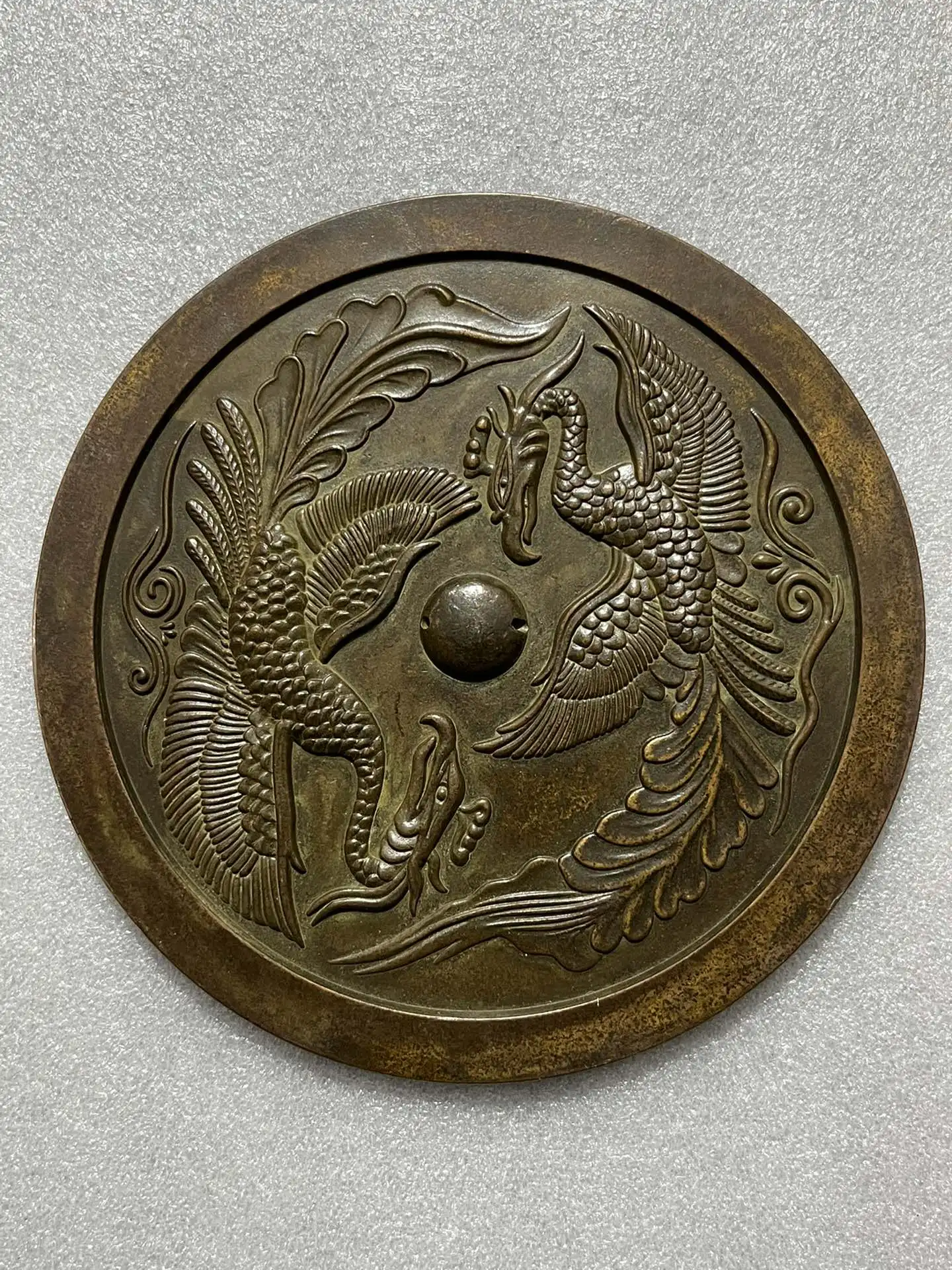 

Antique Bronze Mirror Double Phoenix Carving Craftsmanship Exquisite Home Craft Supplies Ornaments Collection