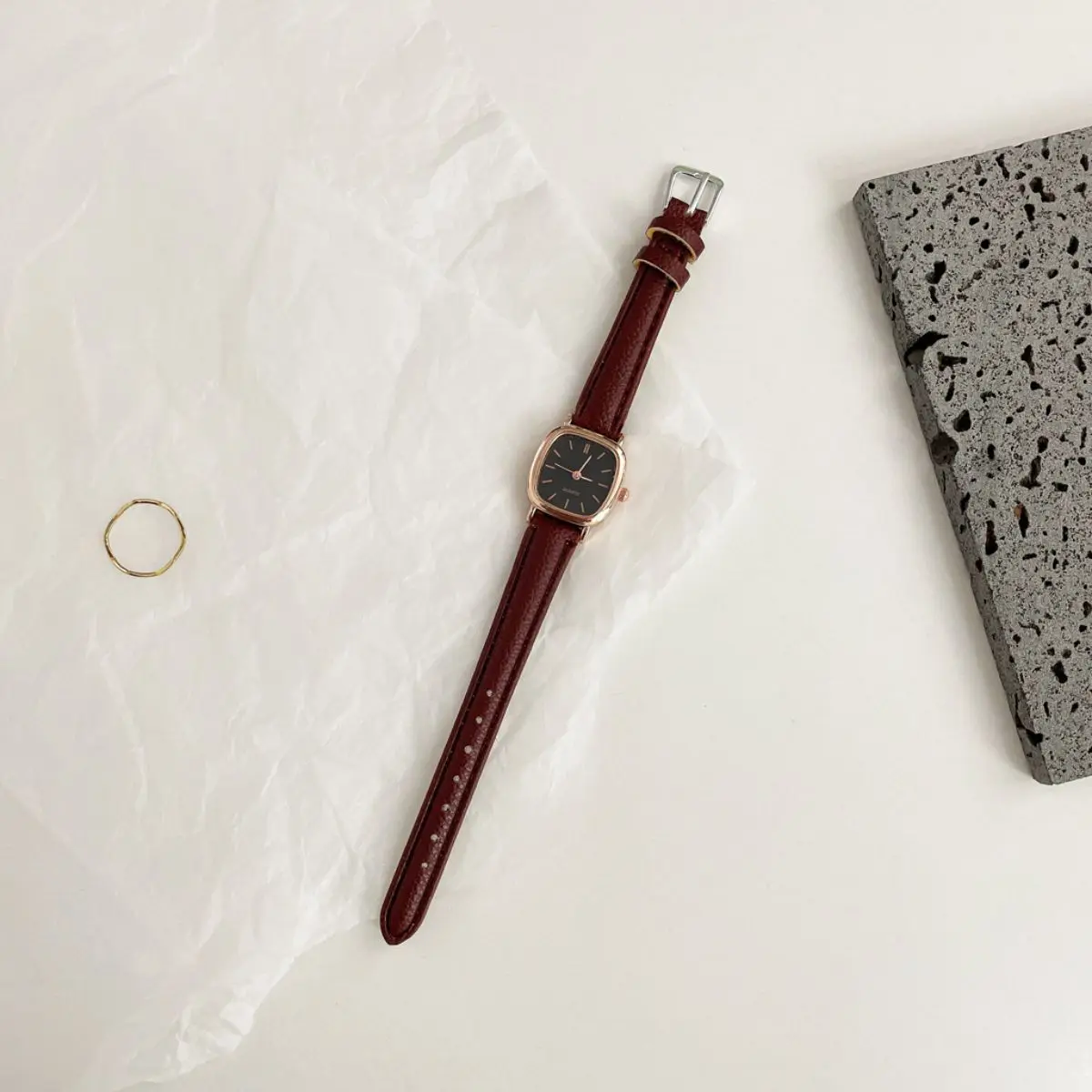 MAYZHISU Women's Fashion Square Watches Gold Alloy Strap Luxury Ladies Quartz Wristwatches Qualities Female Roman Scale Clock