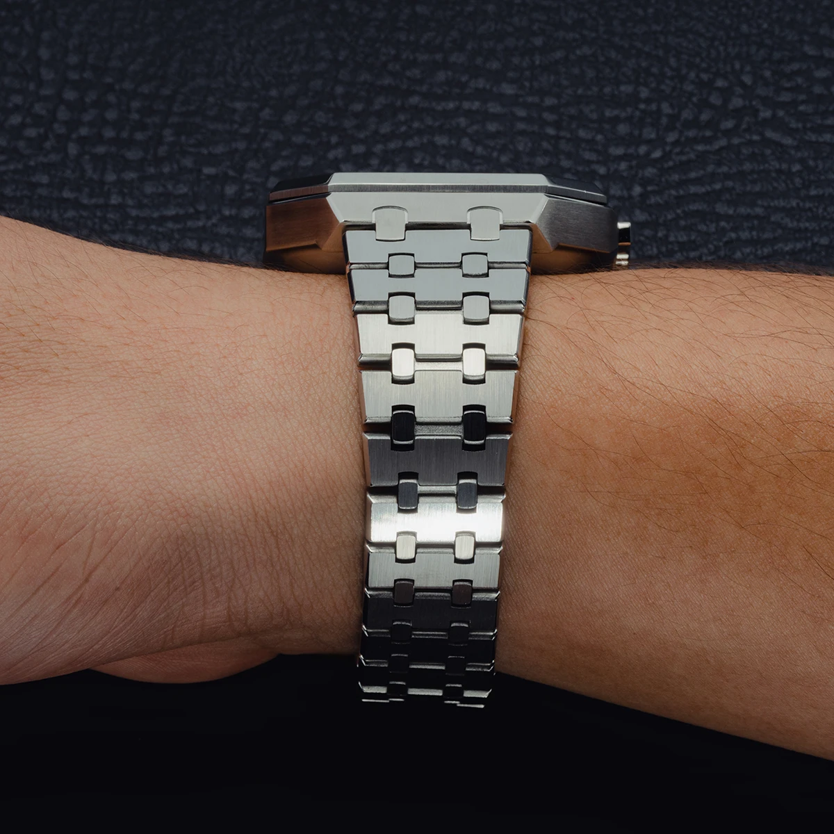 Luksusowy zestaw modyfikacyjny ze stali nierdzewnej do Apple Watch 11 10 9 8 7 46 45 41, metalowa obudowa do iWatch 6 5 4 3 SE 44 40, zestaw pasków — zdjęcie produktu 3