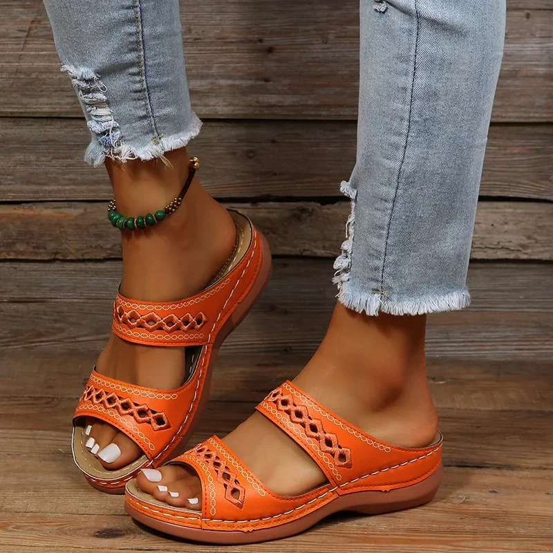 Hollow Slides Summer Women Sandals Slippers Comfortable Wedges Sandals Leisure Beach Roman Leather Women Slippers Zapatos Mujer