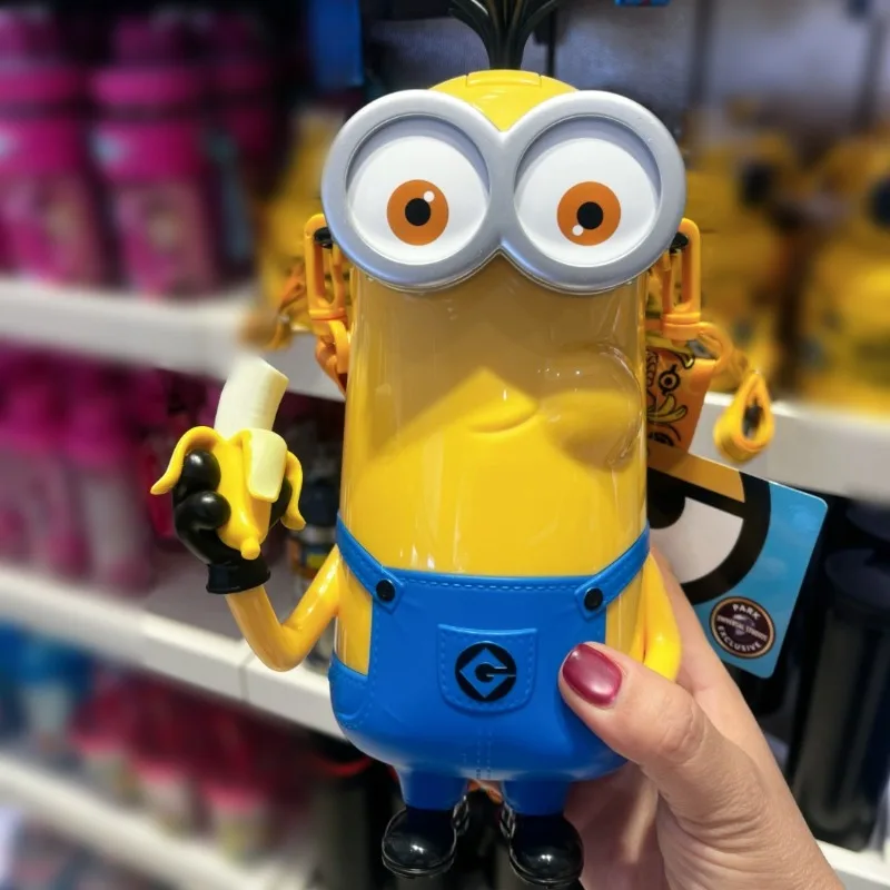 

In Stock Genuine Minion Kevin Plastic Water Bottle with Straw Carry Strap Cold Water Bottle 540ml for Outdoor Daily Use Souvenir