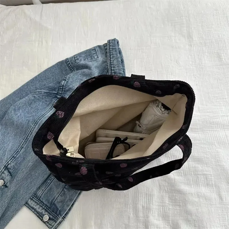 Torba sztruksowa Torba plażowa z truskawkami Modna uniwersalna torba na ramię Torba damska o dużej pojemności Prosta torba do pracy Bolsos