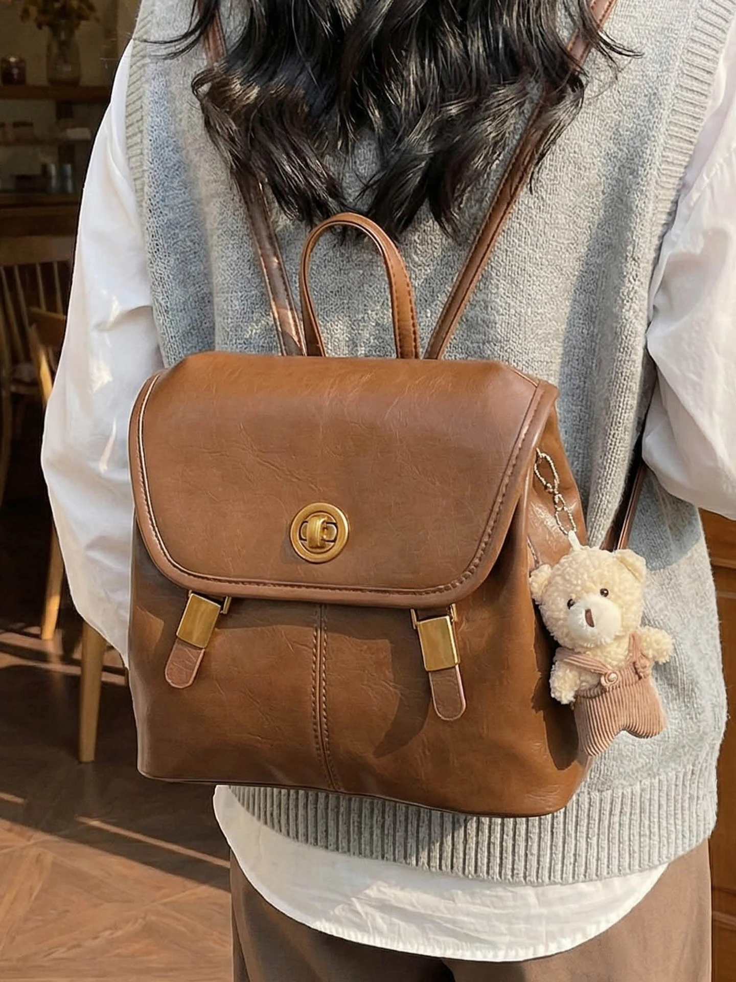 

Retro Commuter Women's Backpack Fashionable Versatile Outdoor Handheld Shoulder Bag Large Capacity Storage Square Shape