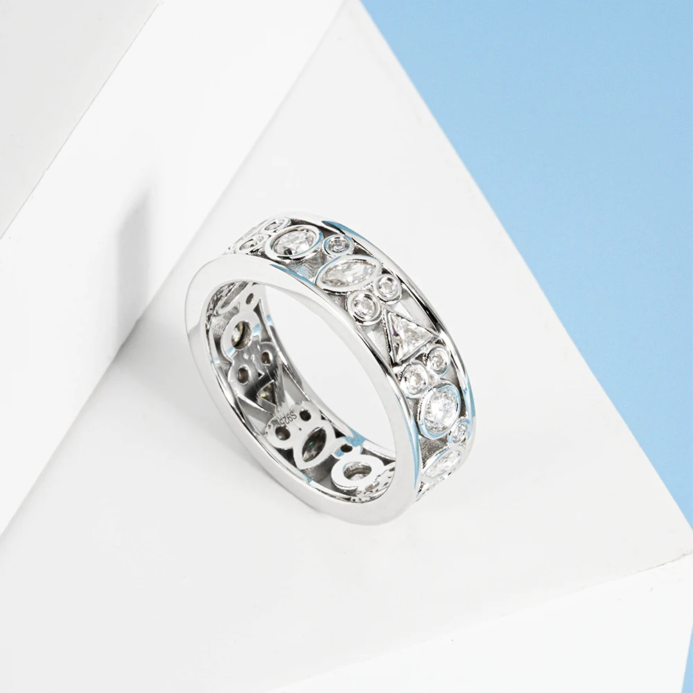 

D Color 2*4mm Marquise Cut Moissanite & 3*3mm Triangular Cut Engagement Ring 18K Gold Plated Ideal for Weddings Women's Gifts