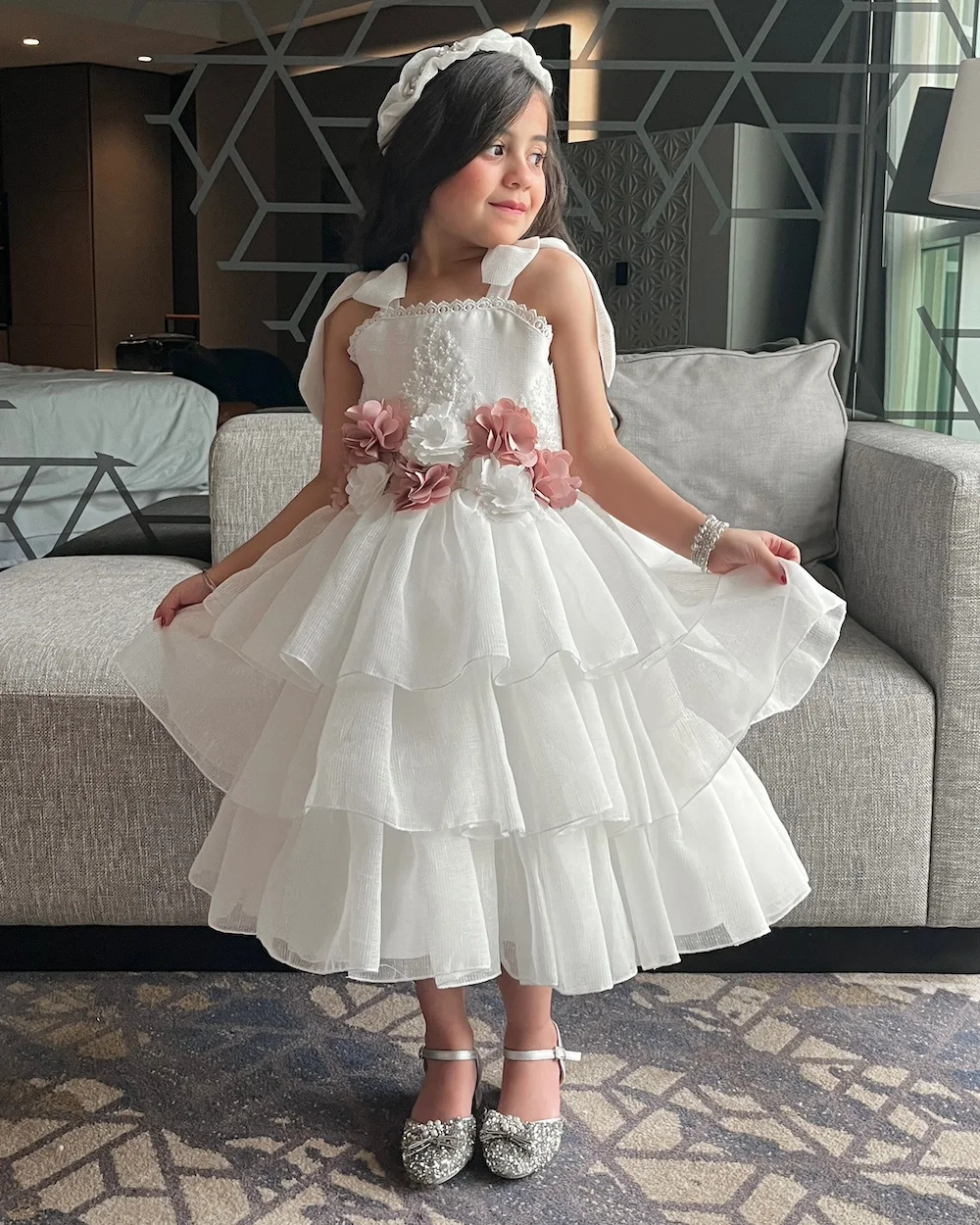 

Lace high-end elegant girls' dress with red floral decoration charming dress suitable for birthday gifts and photograp