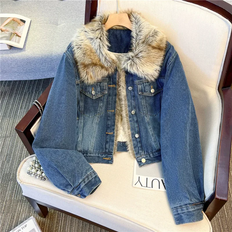 

Зимняя новинка 2026: Женская теплая джинсовая куртка с хлопковой подкладкой, синяя, с отложным воротником из искусственного меха лисы, однобортная, с длинными рукавами
