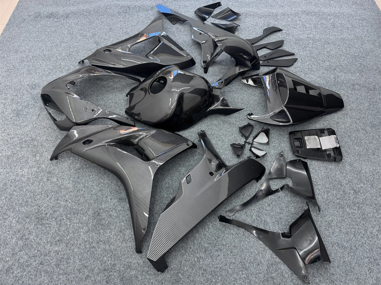 

Carbon fiber paint fairing motorcycle full vehicle shell guard plate deflector applicable to CBR1000RR 2006 2007 06 07 06-07