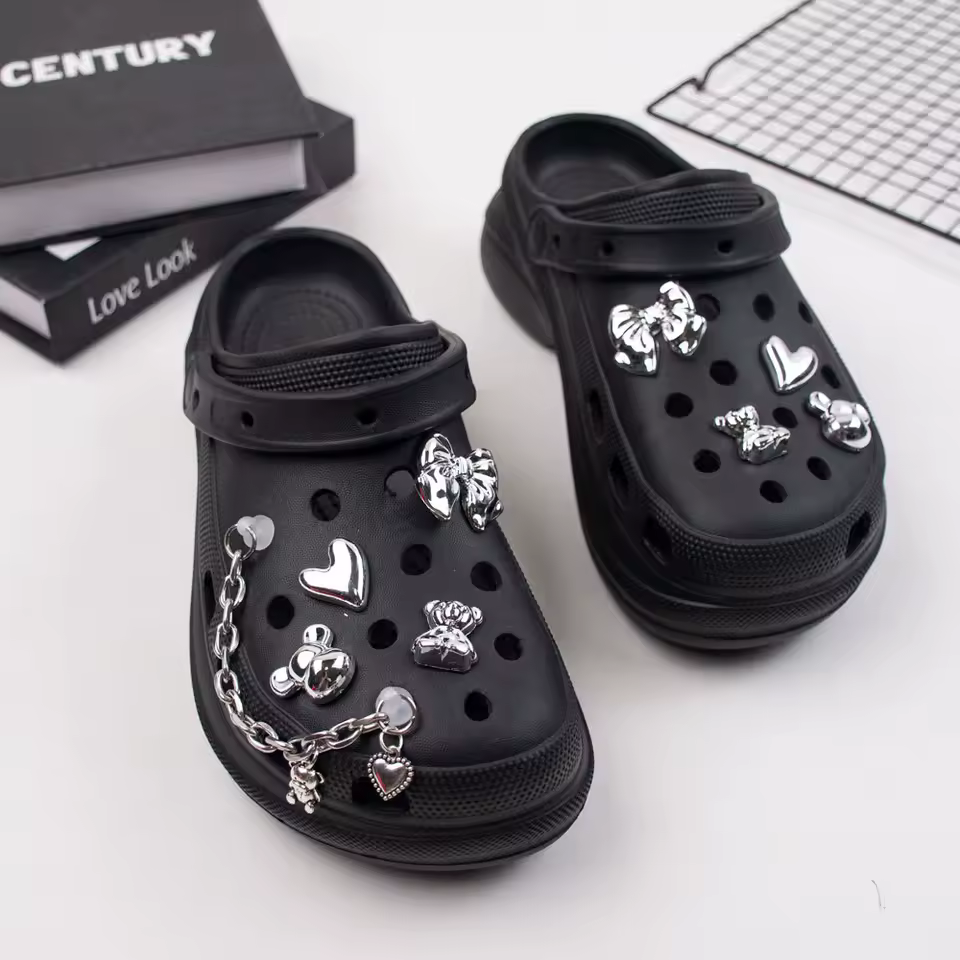 Ensemble de breloques de chaussures à la mode, accessoires pour sandales, sabots, boucle de chaussure, papillon, ours de dessin animé, chaîne, bricolage de chaussures, décorations, cadeaux - AliExpress 