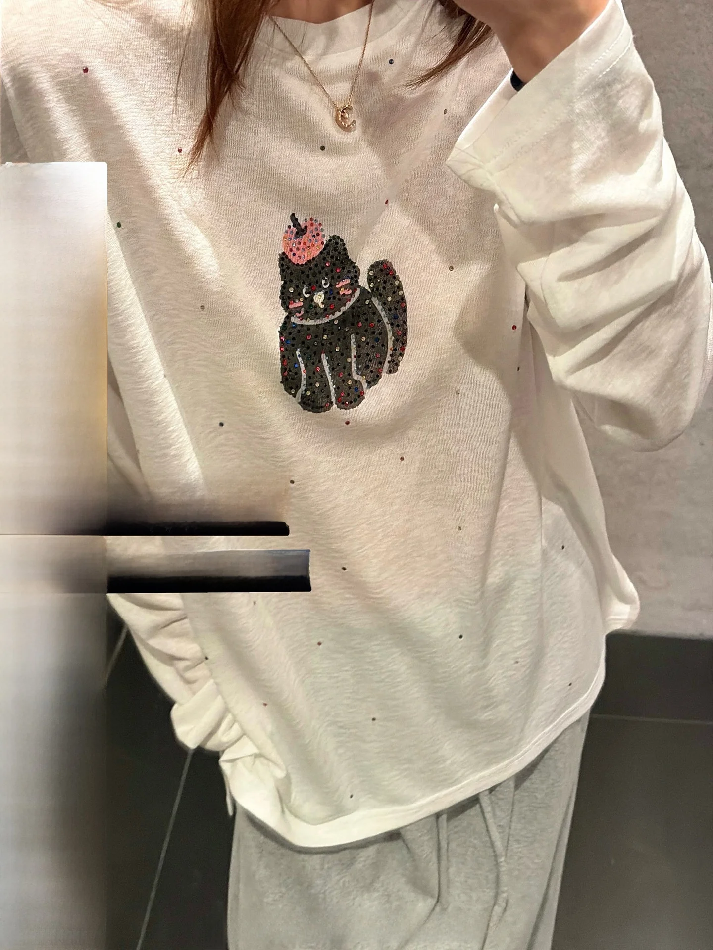 

Женская повседневная футболка Ranwear Loto Meow с длинным рукавом, 70% хлопок, 25% полиэстер, с принтом, прозрачная, струящаяся, солнцезащитная