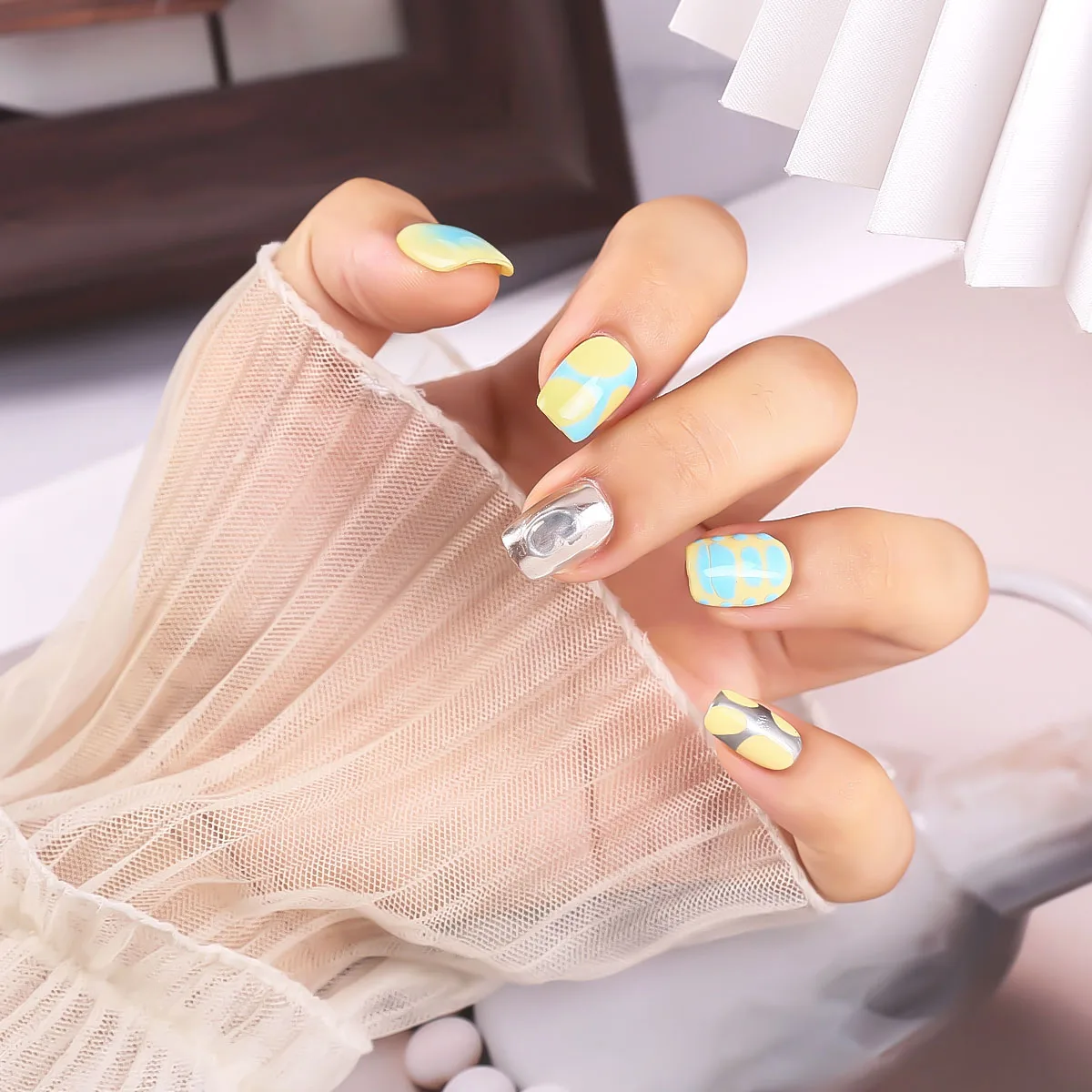 Amêndoas quadradas curtas y2k imprensa em arte do prego aurora olho de gato trabalho manual portátil conveniente para trabalhar diy unhas falsas curtas atacado