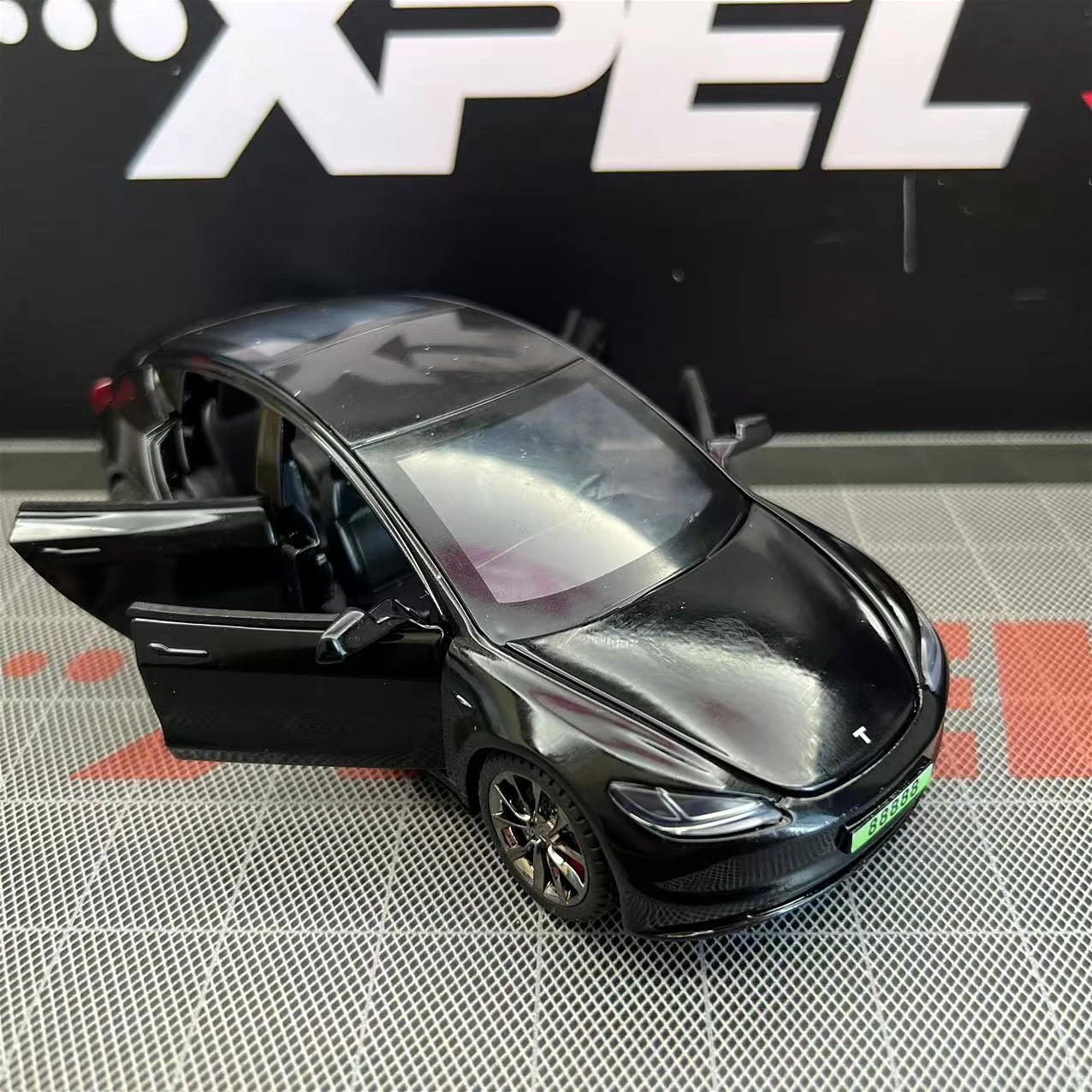 1:32 tesla modelo 3 liga modelo de carro simulação som e luz puxar para trás carro de brinquedo carro de metal meninos coleção ornamentos presente