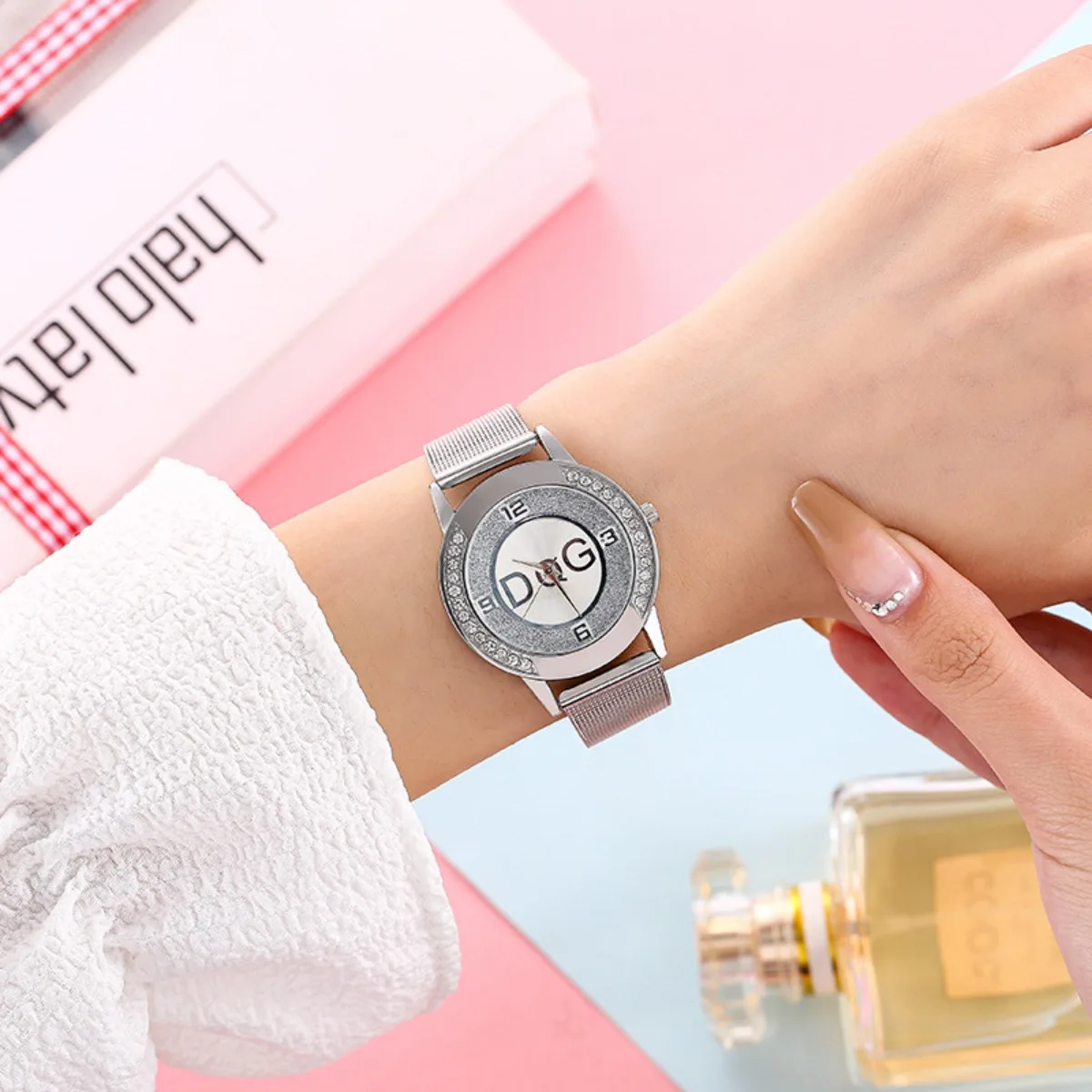 2025 New Rhinestone Dial Stainless Mesh Strap Women Quartz Watch