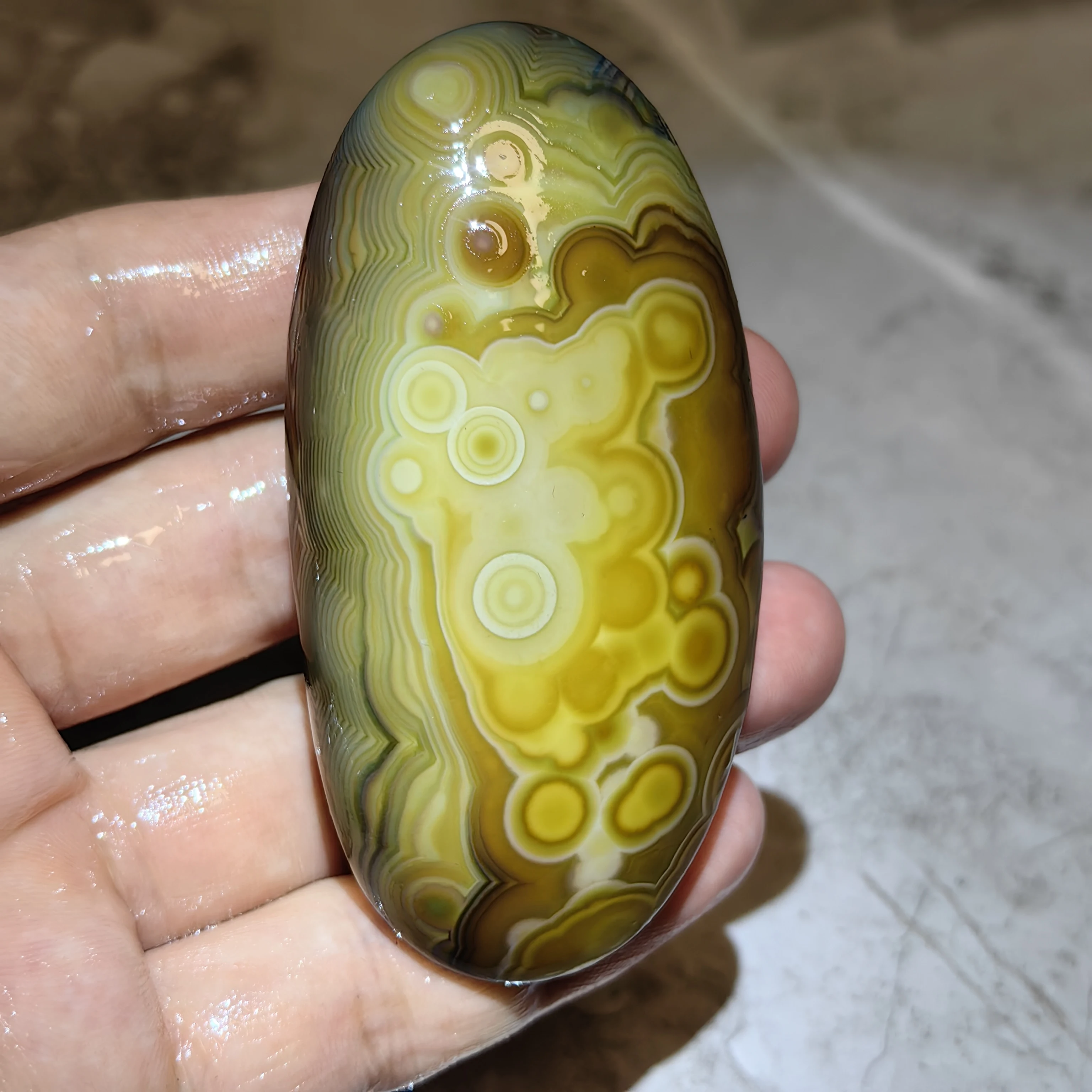  All-Natural Wishing Agate Crystal Good Luck  Reiki Spiritual Chakra Balance & Home Decor Desktop Display Collection