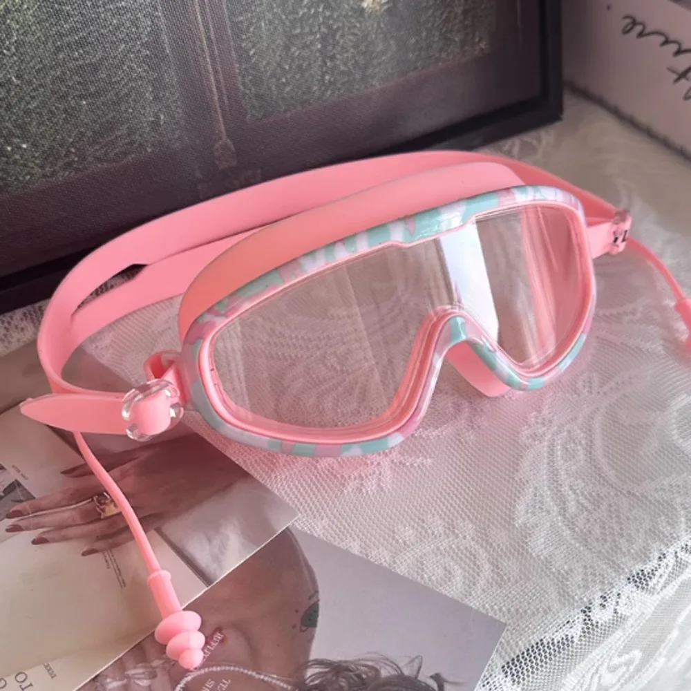 

Large Frame Kids Swim Goggles Anti Fog with Ear Plug Swimming Goggles Wide View Vibrant Colors Diving Goggles Set Boys and Girls