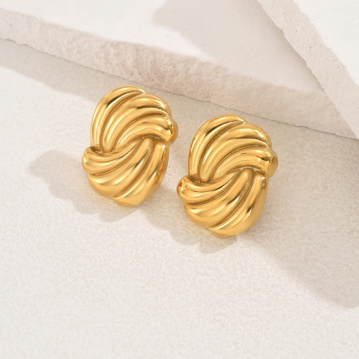 Trendy Geometric Stud Earrings For Women Gold Color Metal Earrings For Women Daily Wear Simple Style Best Gitf Jewelry