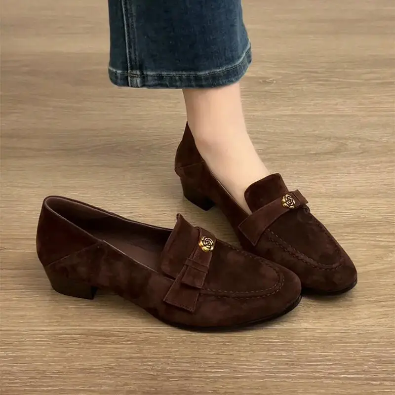 Vintage Low Heel Suede Loafers Women Autumn 2026 Brand Design Metal Camellia Decoration Loafers Shoes French Retro Women's Pumps