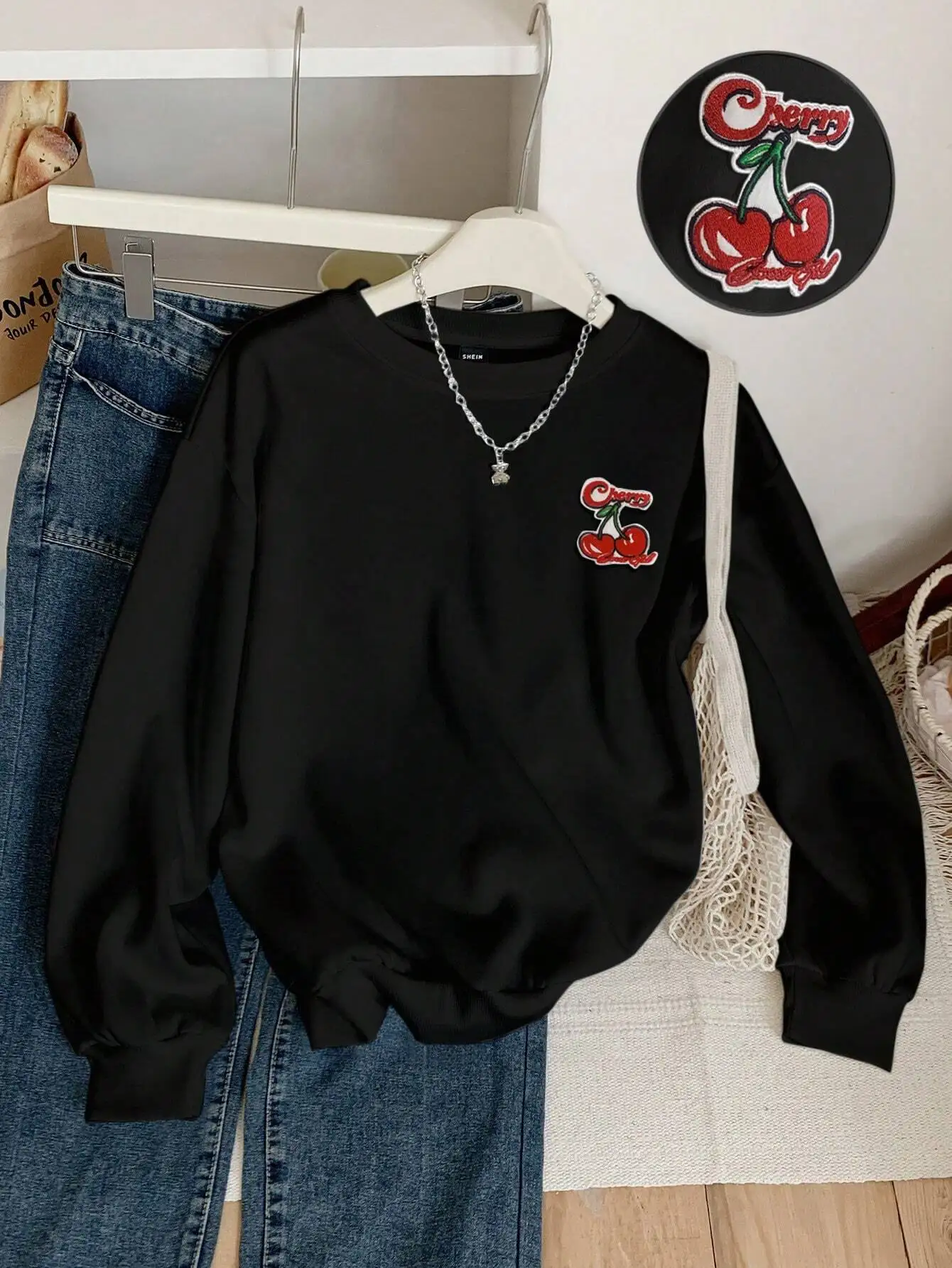 

Женская толстовка с вышивкой черной вишни, свободный крой, длинный рукав, круглый вырез, повседневный топ для осени и зимы