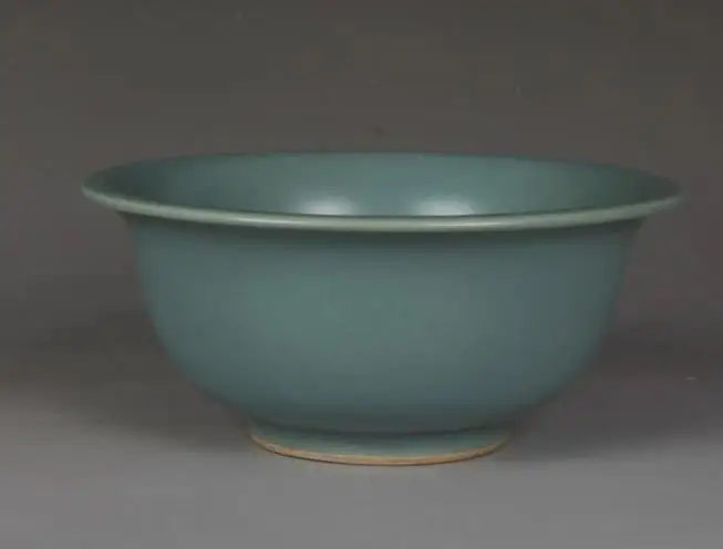 Antique porcelain collection: Bowl with sky-blue glaze from the Ming Dynasty