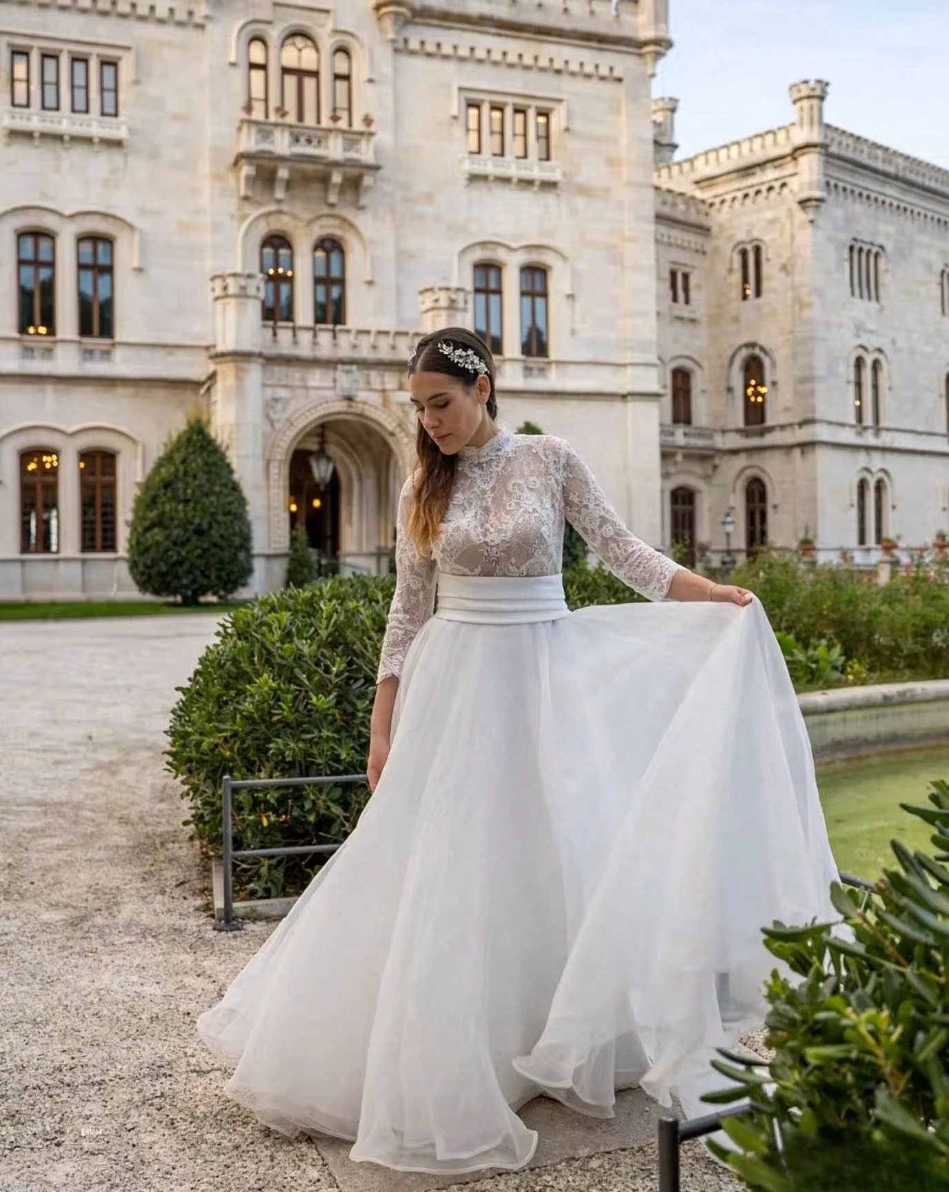 Customized Romantic Floor Length A-Line Tulle Wedding Gowns with Belt Lace High Neck Elegant Bridal Dress for Summer Wedding