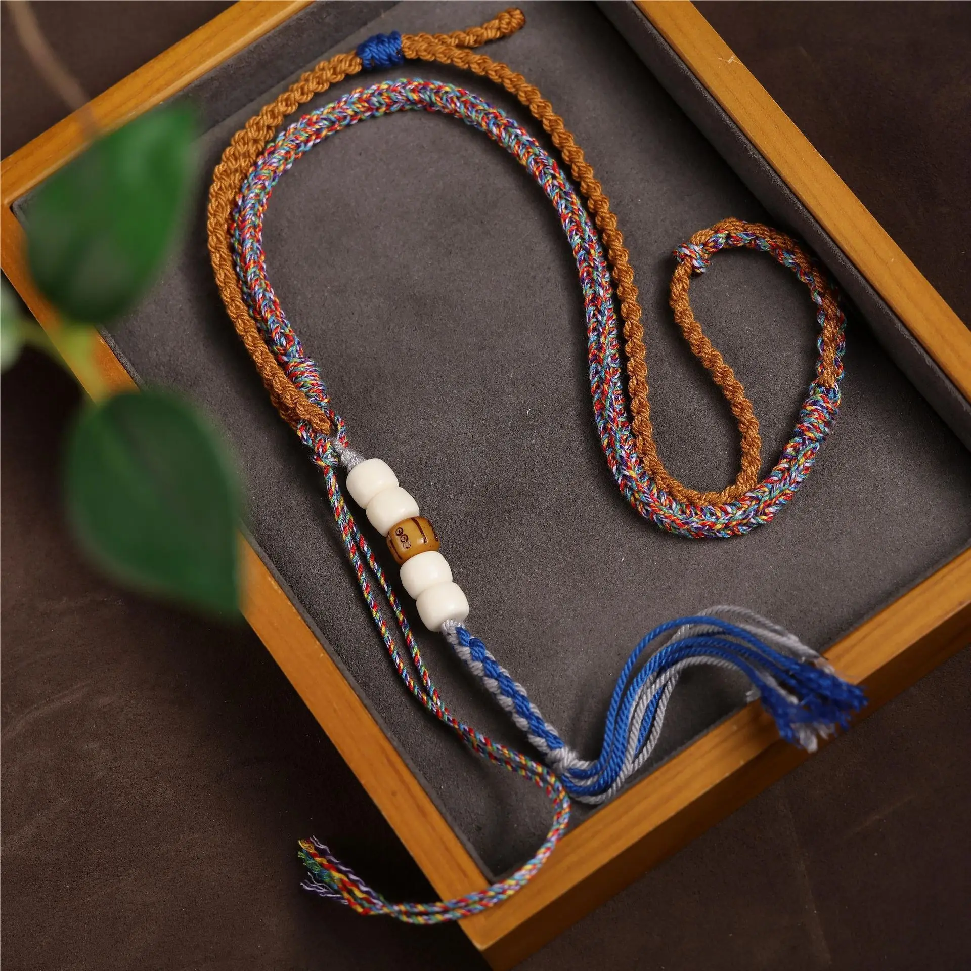 

Tibetan Cotton Neck Pendant Necklace Ethnic Style Cow Bone Tangka Buddha Brand Cultural And High Quality Handmade Woven Rope Lu