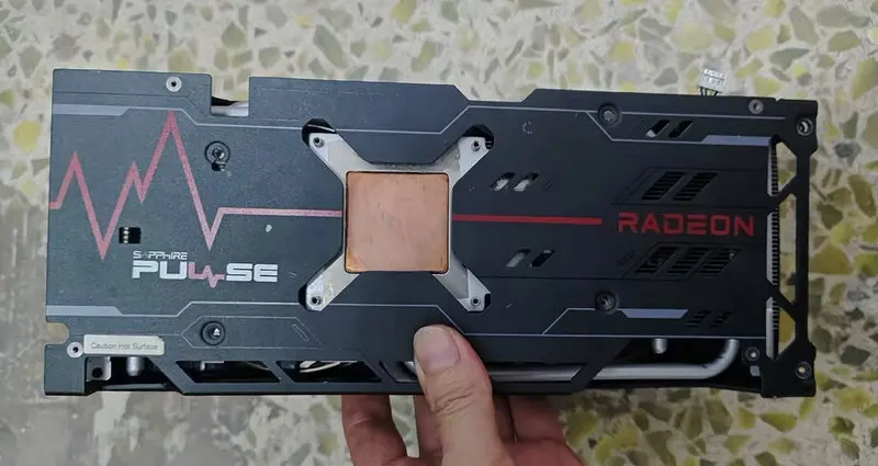 

Оригинальная задняя пластина радиатора для видеокарты SAPPHIRE RX6700XT