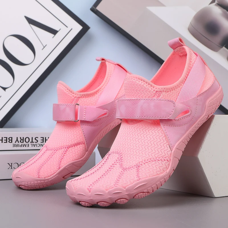 

HKDQ Aqua Shoes Couples Quick Dry Water Shoes Men Big Size 46 Summer Barefoot Sneakers Women Diving Drainage Surfing Footwear