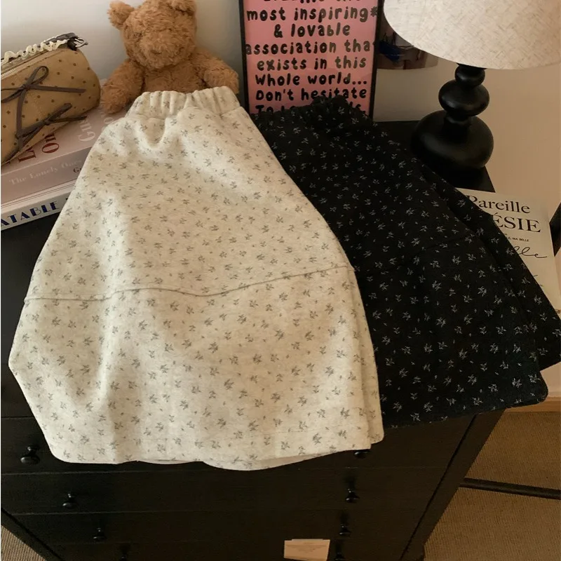 Sweet  Loose Commuter Slimming Floral Half-length Skirt High Waist Knitted A-line Short Skirt for Young Women