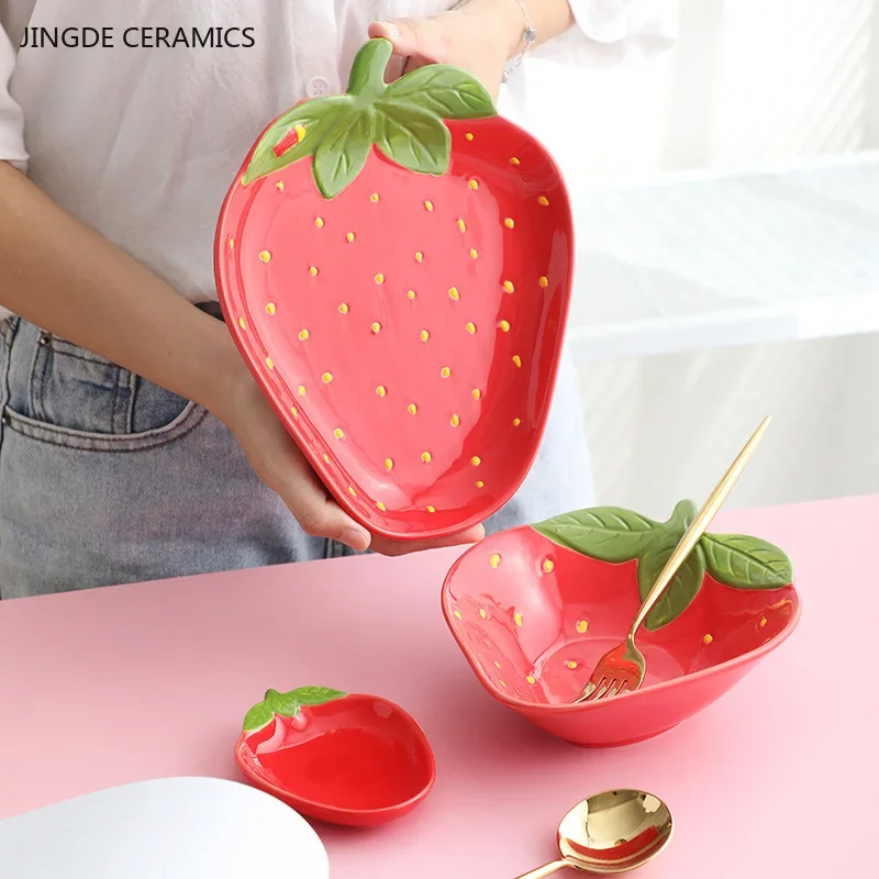 

Creative Cartoon Strawberry Shaped Bowl Cute Ceramic Plate Home Fruit Plate Snack Dinner Plates Kitchen Tableware Accessories