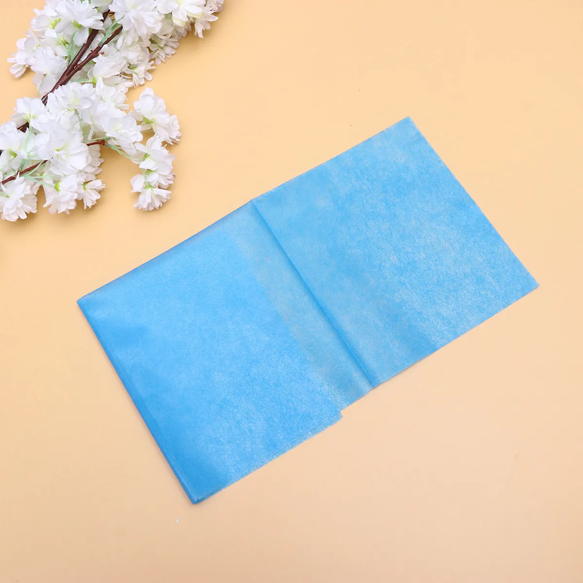 20Pcs Disposable Bed Sheet Non-Woven Surgical Mat Lightweight Soft Waterproof Nursing Cover for Massage Sauna Salon Elderly Care