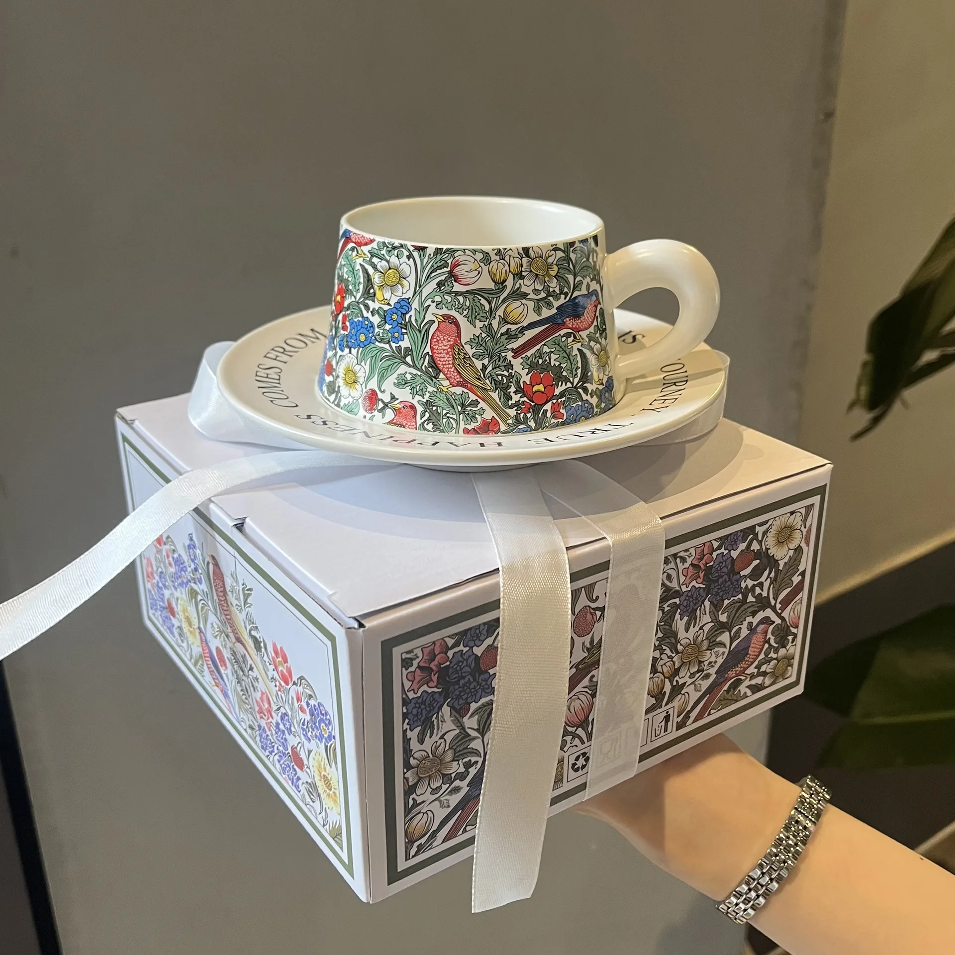 

Maurice style designer collaboration original event gift painting retro flower and bird coffee cup plate