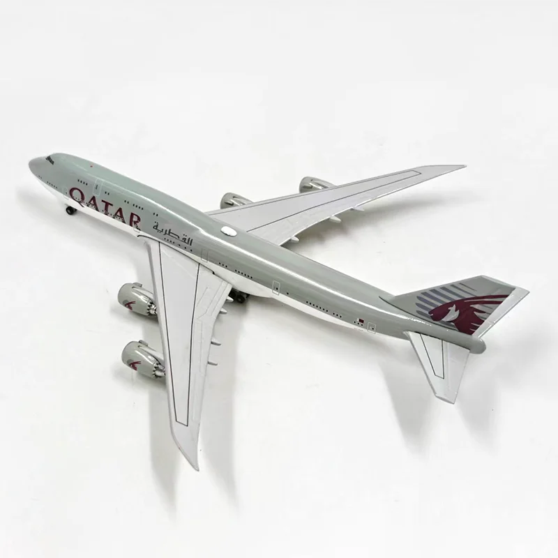 

Модель самолета Boeing 747-8 BBJ 533935 из литого под давлением сплава, масштаб 1:500, для коллекций и демонстрации.